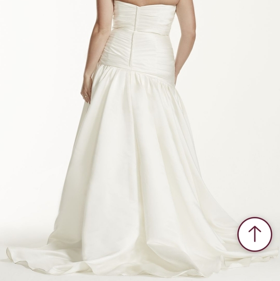 Wedding Dress - Picture 7 of 8